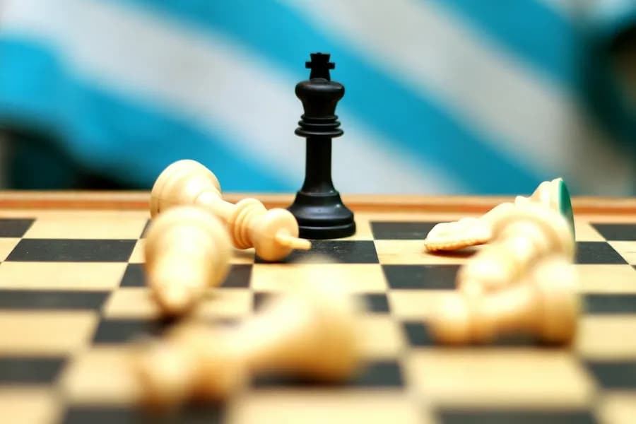 Kiedy w szachach jest remis? Odkryj kluczowe zasady i sytuacje Kiedy w szachach jest remis? Odkryj kluczowe zasady i sytuacje