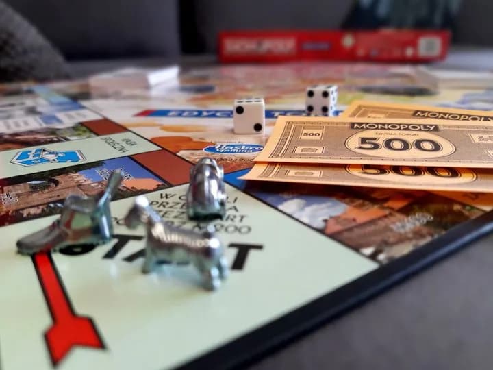 Monopoly jak się gra - zasady, strategie i najważniejsze wskazówki Monopoly jak się gra - zasady, strategie i najważniejsze wskazówki