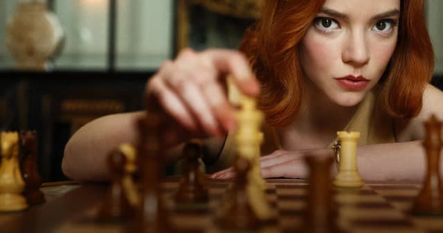 Co to jest gambit królowej? Odkryj tajemnice szachowego otwarcia Co to jest gambit królowej? Odkryj tajemnice szachowego otwarcia
